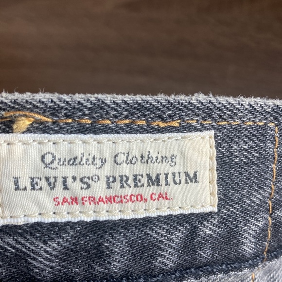 NWT Levi's High Loose Straight Black Non-Stretch Jeans - Picture 4 of 10